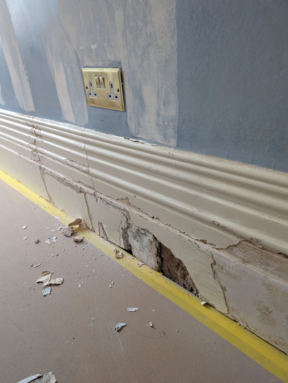 plaster-skirtings
